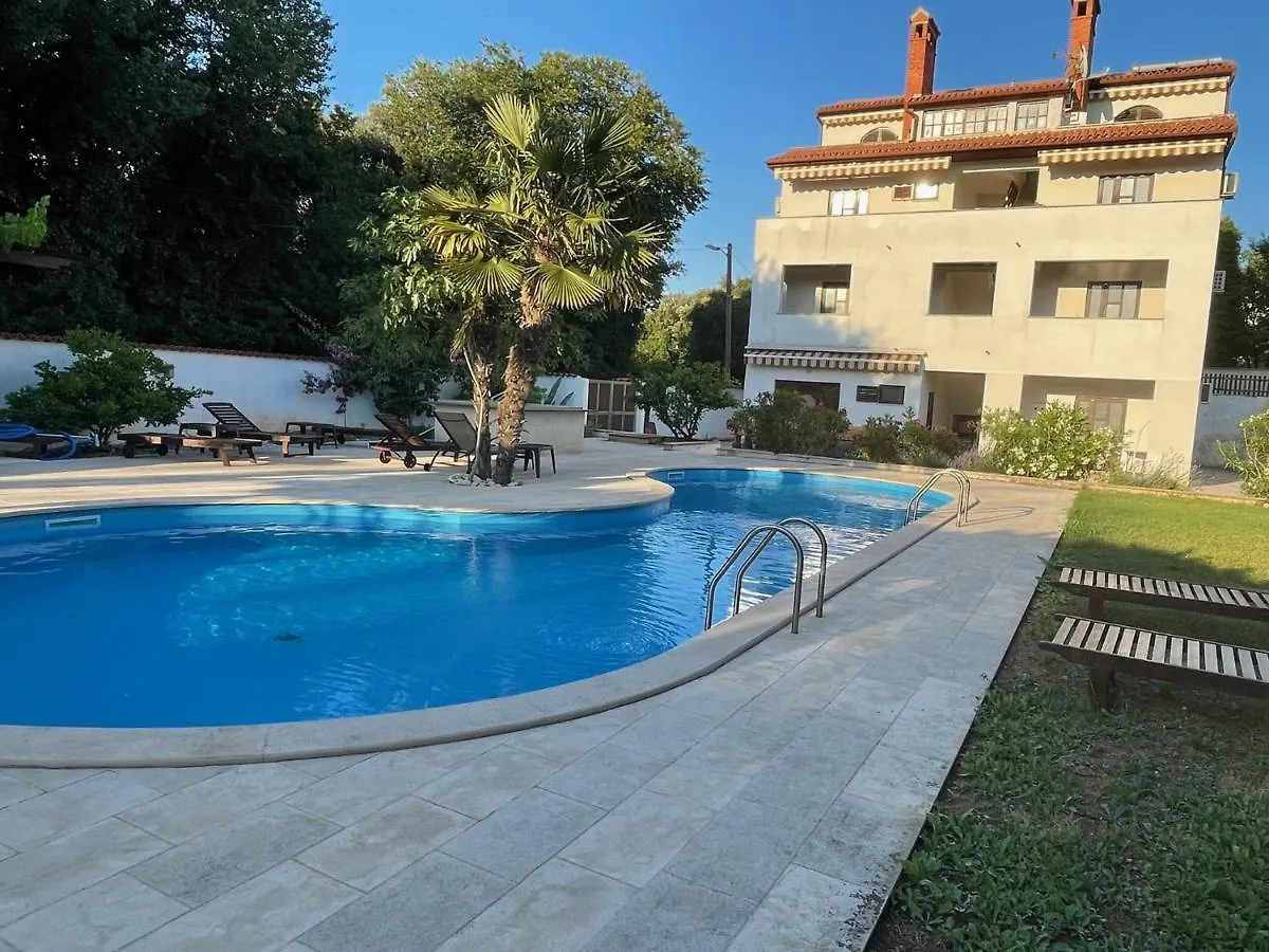 Green Villa Banjole 0*,  Croatia